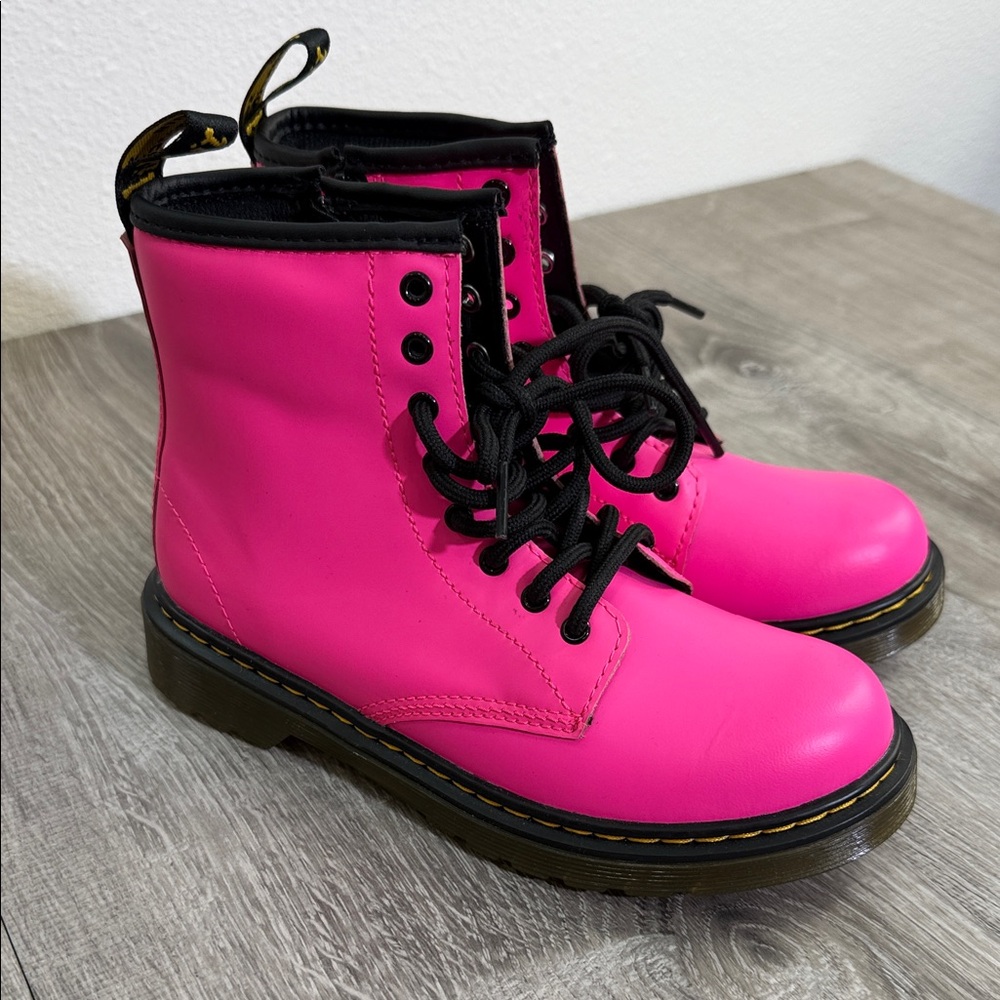 Dr. Martens Kids Boots in Pink and Black